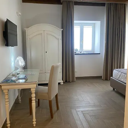 Il Ritrovo Dei Poeti 4*