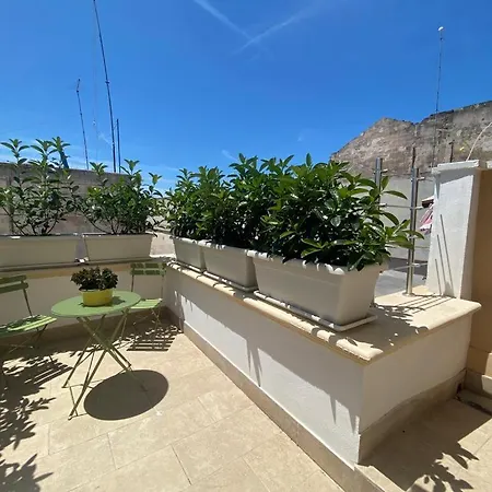 Il Ritrovo Dei Poeti לינה וארוחת בוקר 4*