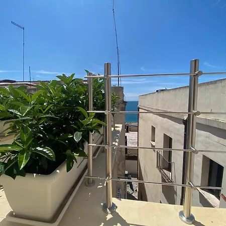 Il Ritrovo Dei Poeti 4* טאראנטו