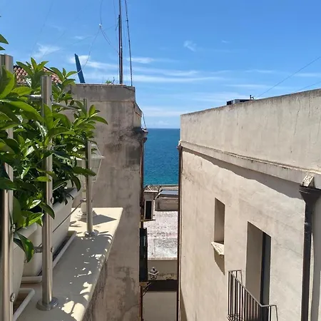 Il Ritrovo Dei Poeti לינה וארוחת בוקר 4*