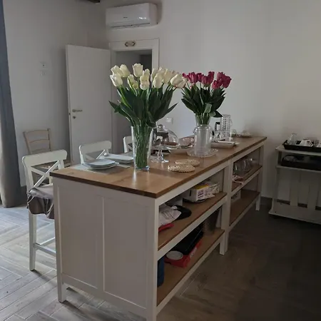 לינה וארוחת בוקר Il Ritrovo Dei Poeti 4*